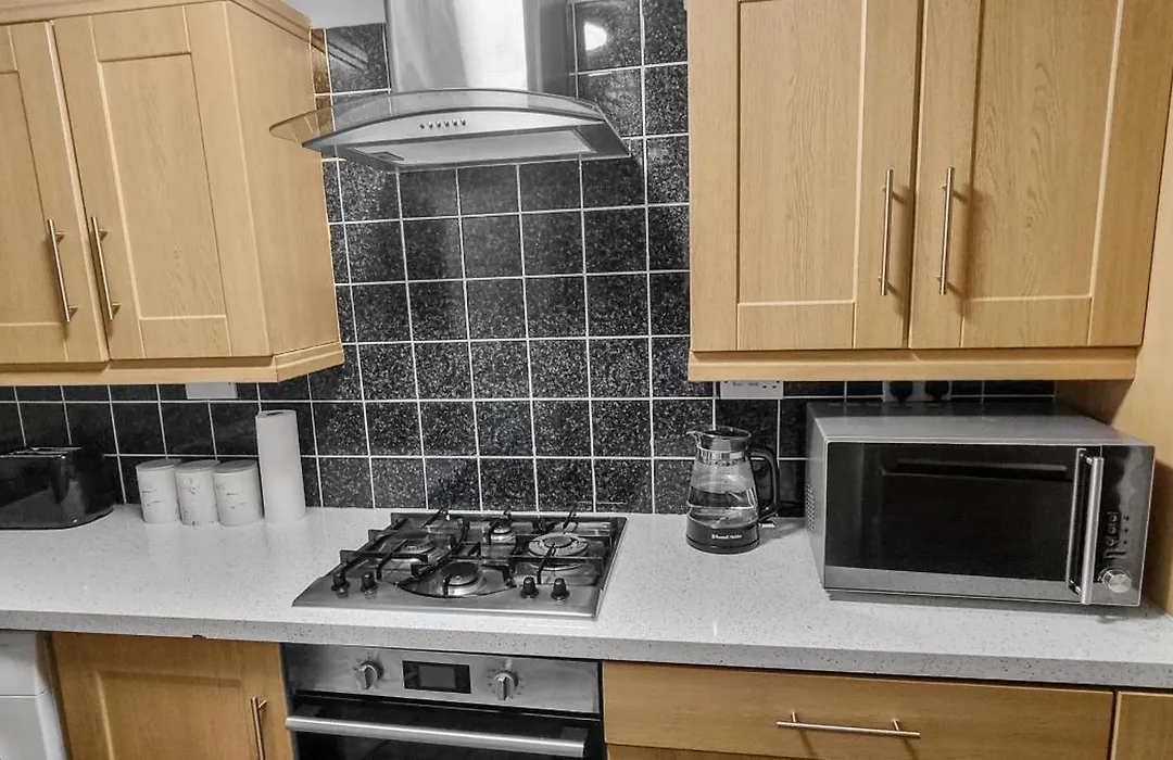 Spacious 3Br Near Etihad And Coop Live Free Parking-1